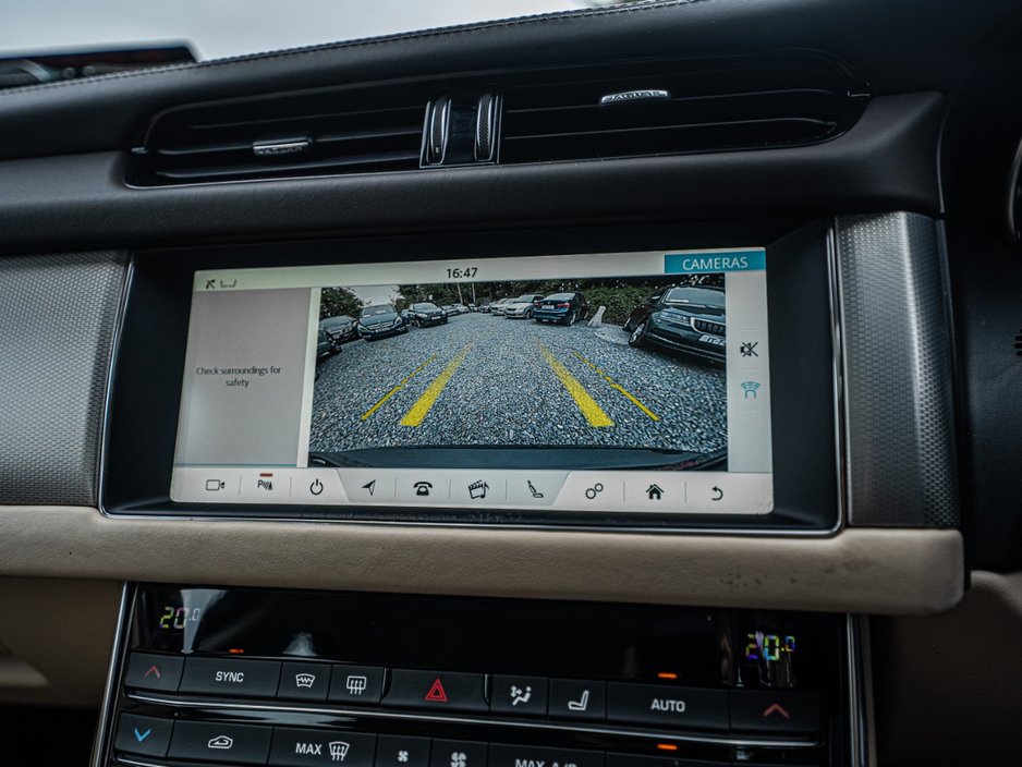 Jaguar XF 2019 Jag 2.0d Auto/New Chain/1 owner/Warranty — photo 6