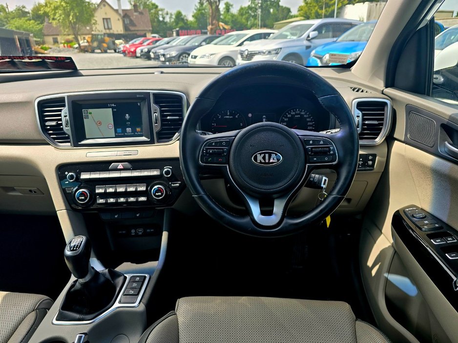 Kia Sportage 2018 1.7d PLATINUM/High spec/1yr warranty — photo 8