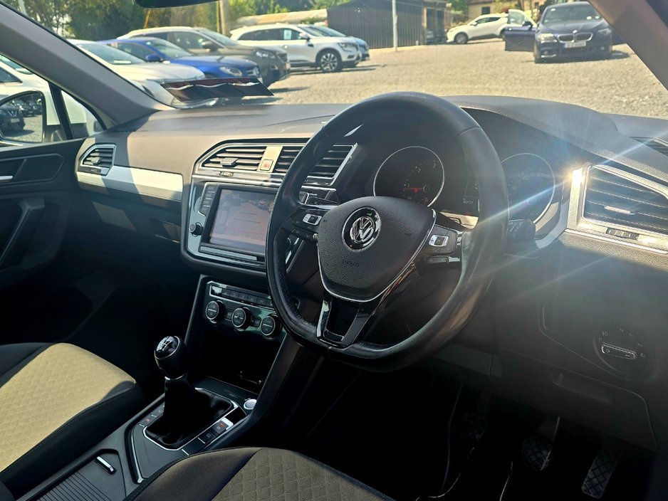 Volkswagen Tiguan 172 2.0d Comfortline/FSH/Warranty — photo 6