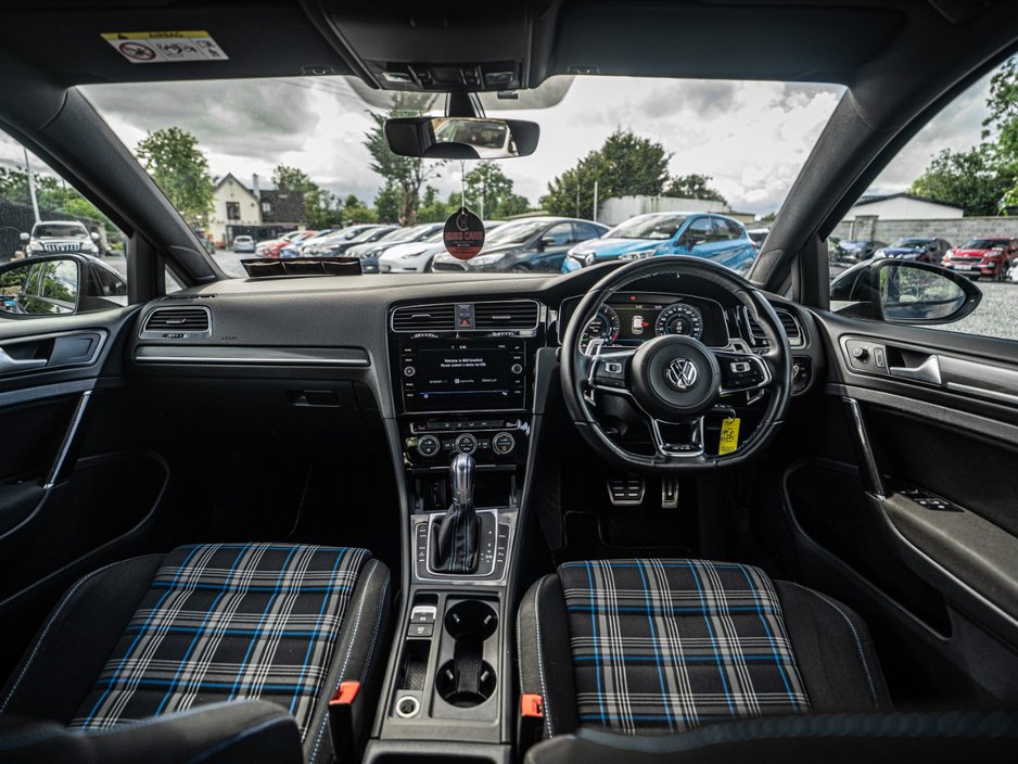 Volkswagen Golf 2018 GTE 1.4 Hybrid/High spec/Warranty — photo 6