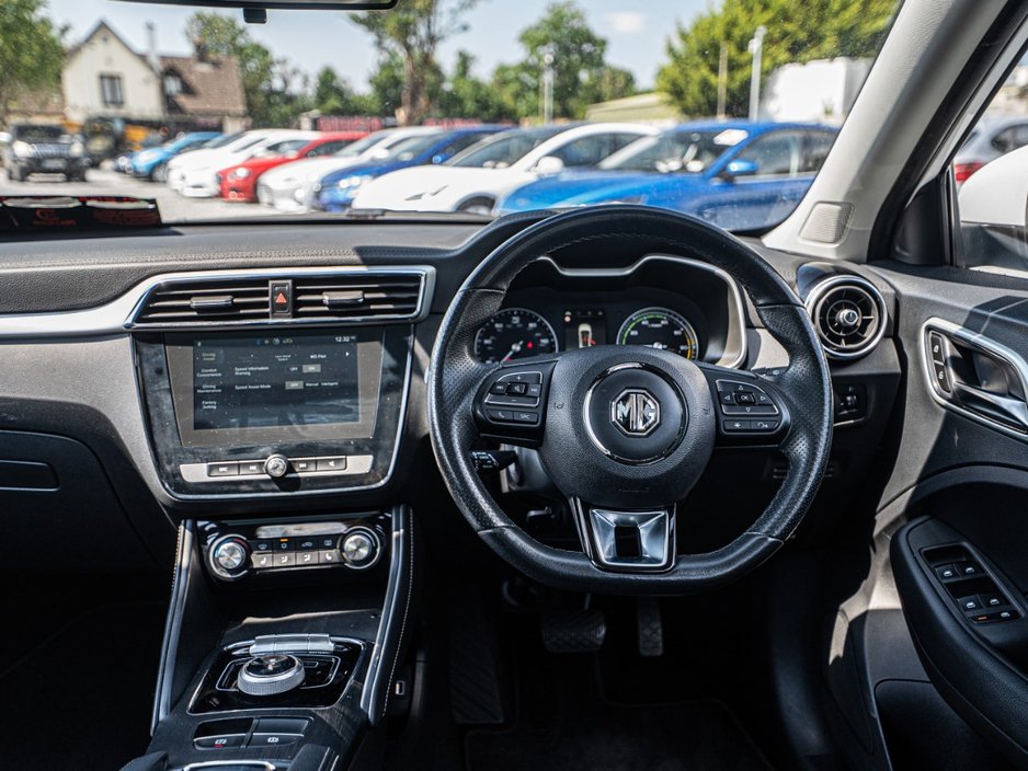 MG ZS 202 Exclusive/High spec/1yr Warranty — photo 9