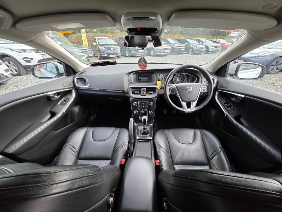 Volvo V40 2017 2.0d/Irish/New NCT/Warranty — photo 7