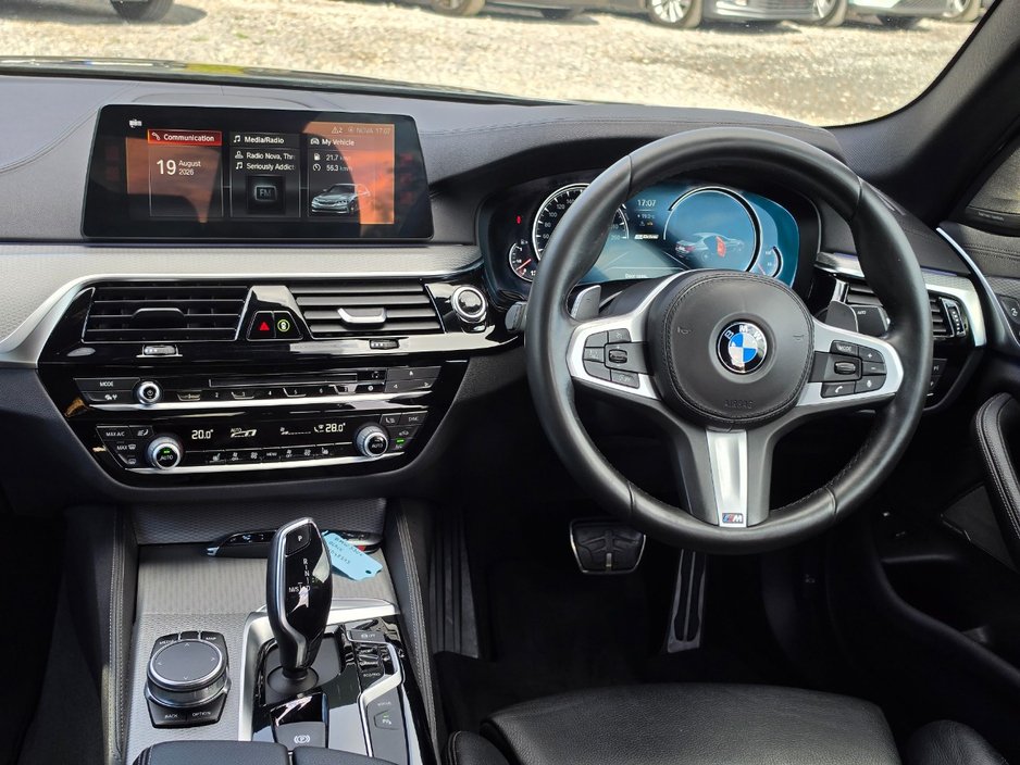BMW 5 Series 2018 BMW 530e M-Sport/High spec/1yr Warranty — photo 8
