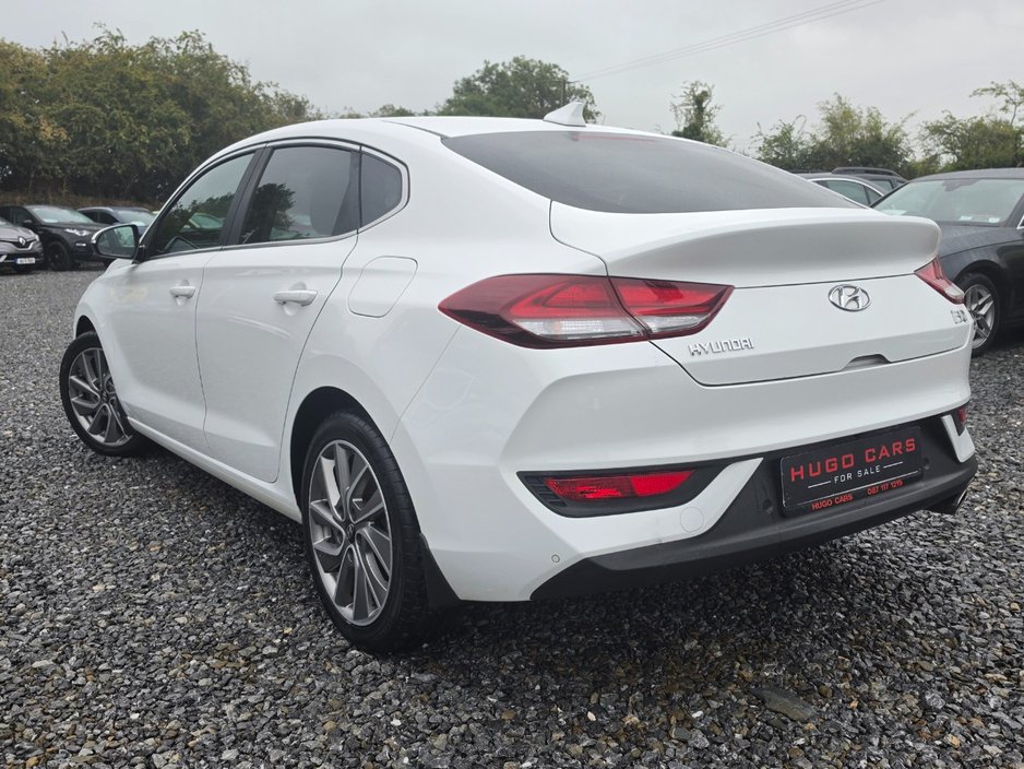 Hyundai i30 182 Fastback/FSH/High spec/Warranty — photo 2