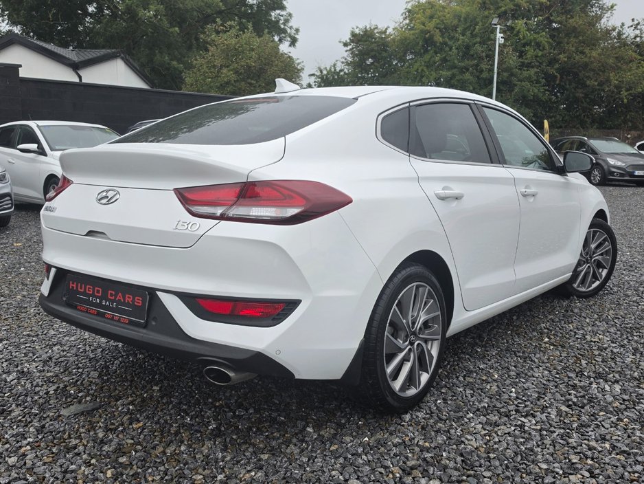 Hyundai i30 182 Fastback/FSH/High spec/Warranty — photo 3