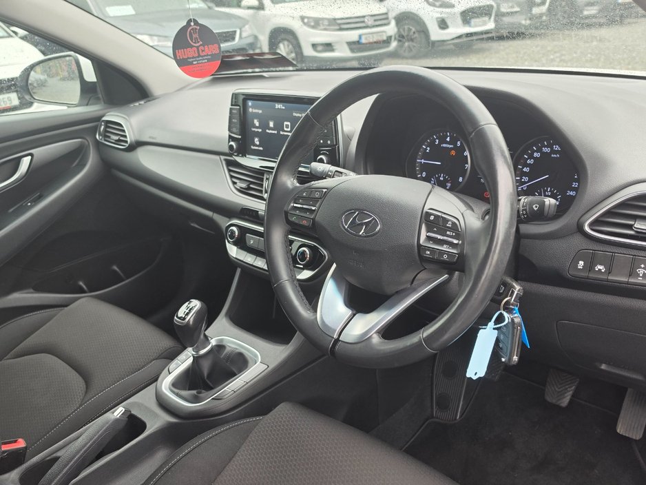 Hyundai i30 182 Fastback/FSH/High spec/Warranty — photo 5
