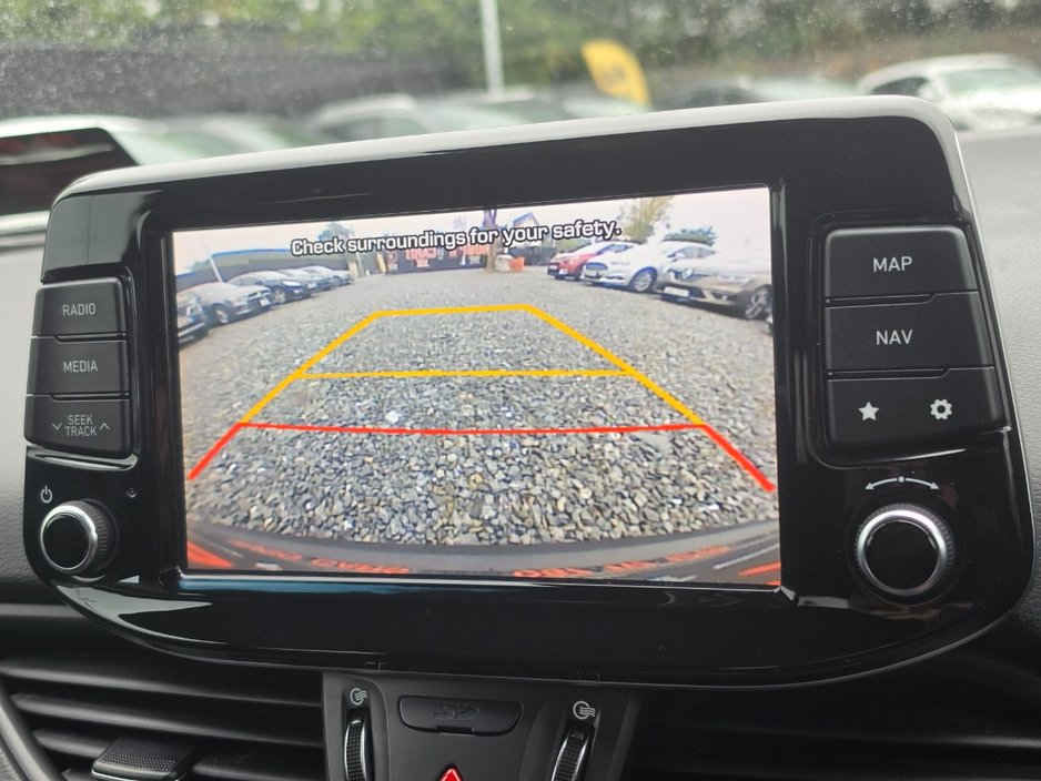 Hyundai i30 182 Fastback/FSH/High spec/Warranty — photo 9