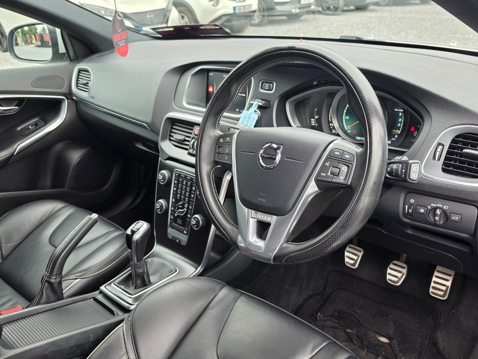 Volvo V40 2018 R-Design/FSH/Warranty — photo 5