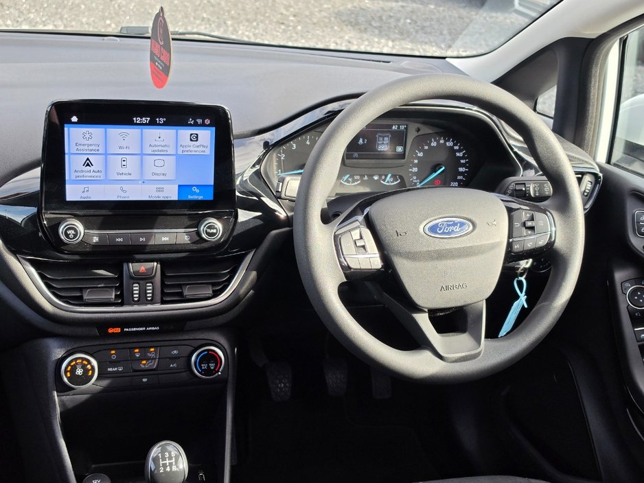 Ford Fiesta 202 1.1/Only 14k kms/FSH/Warranty — photo 9